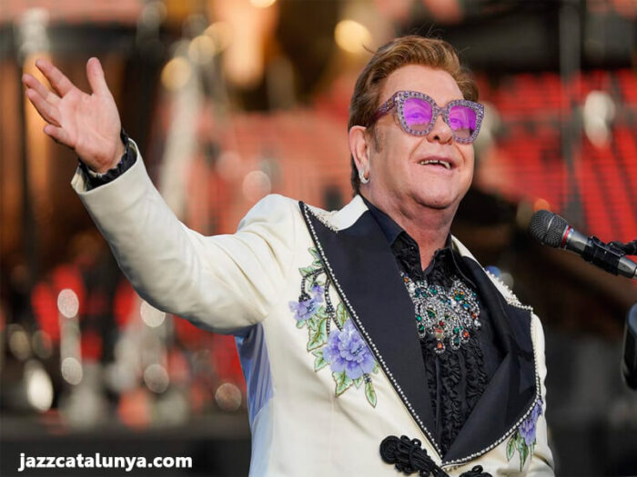 Elton John พยายามทัวร์ครั้งสุดท้ายของเขา